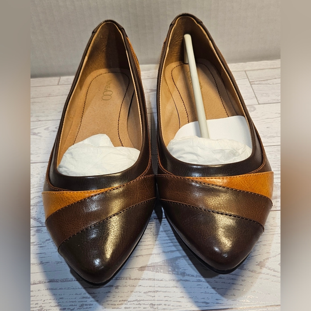 Nine & Co Pointed Toe Tri-color Faux Leather Flats